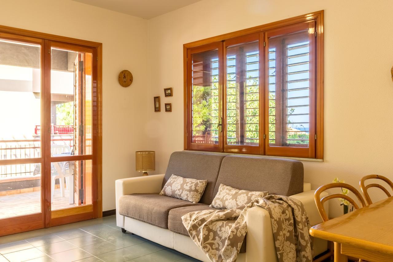 Blue Wood Apartment Letojanni Luaran gambar
